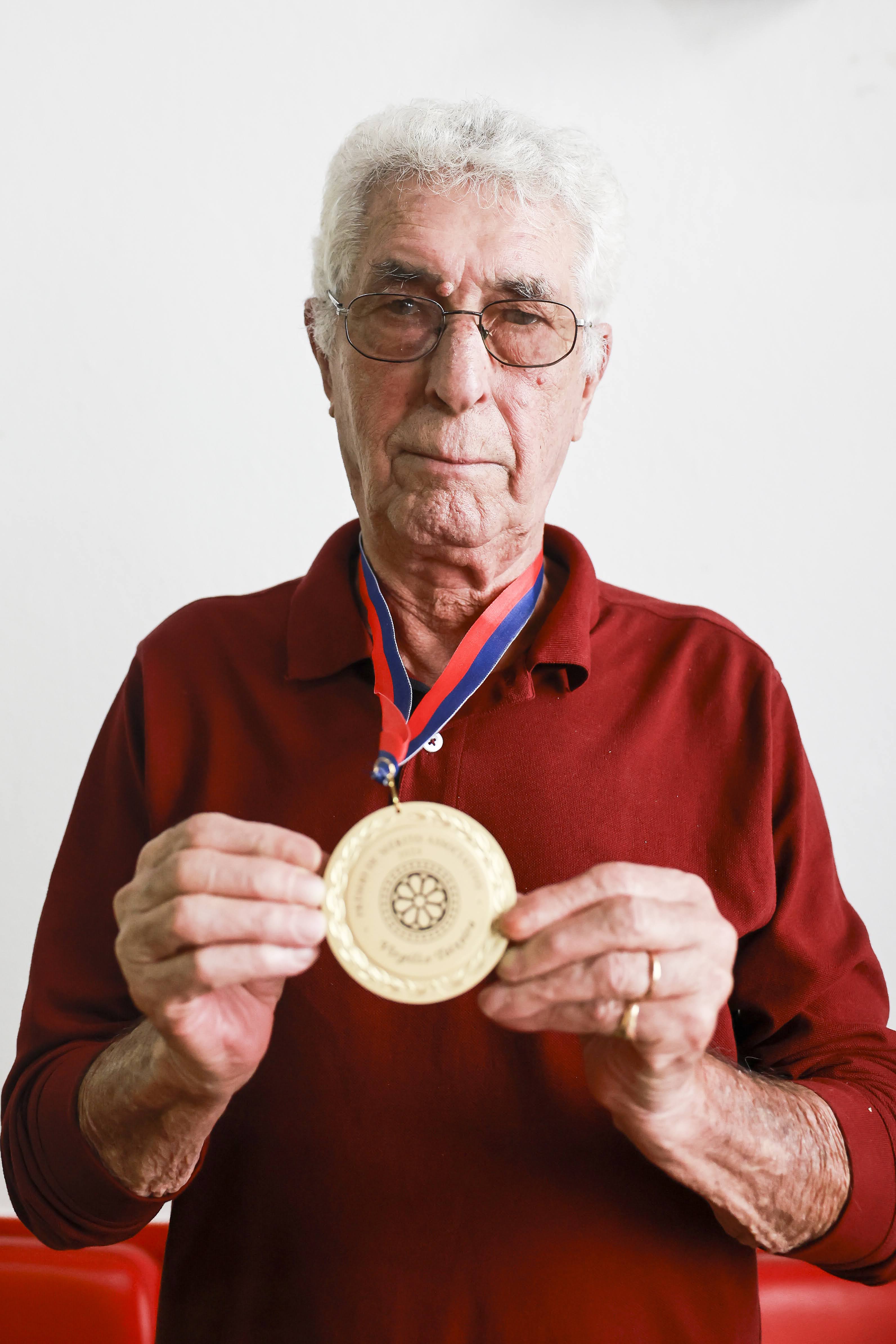 Lisboa, 01/11/2025 - Entrega da medalha de mérito associativo a Virgilio Teixeira.
Adicense
 Fotos: Natacha Cardoso